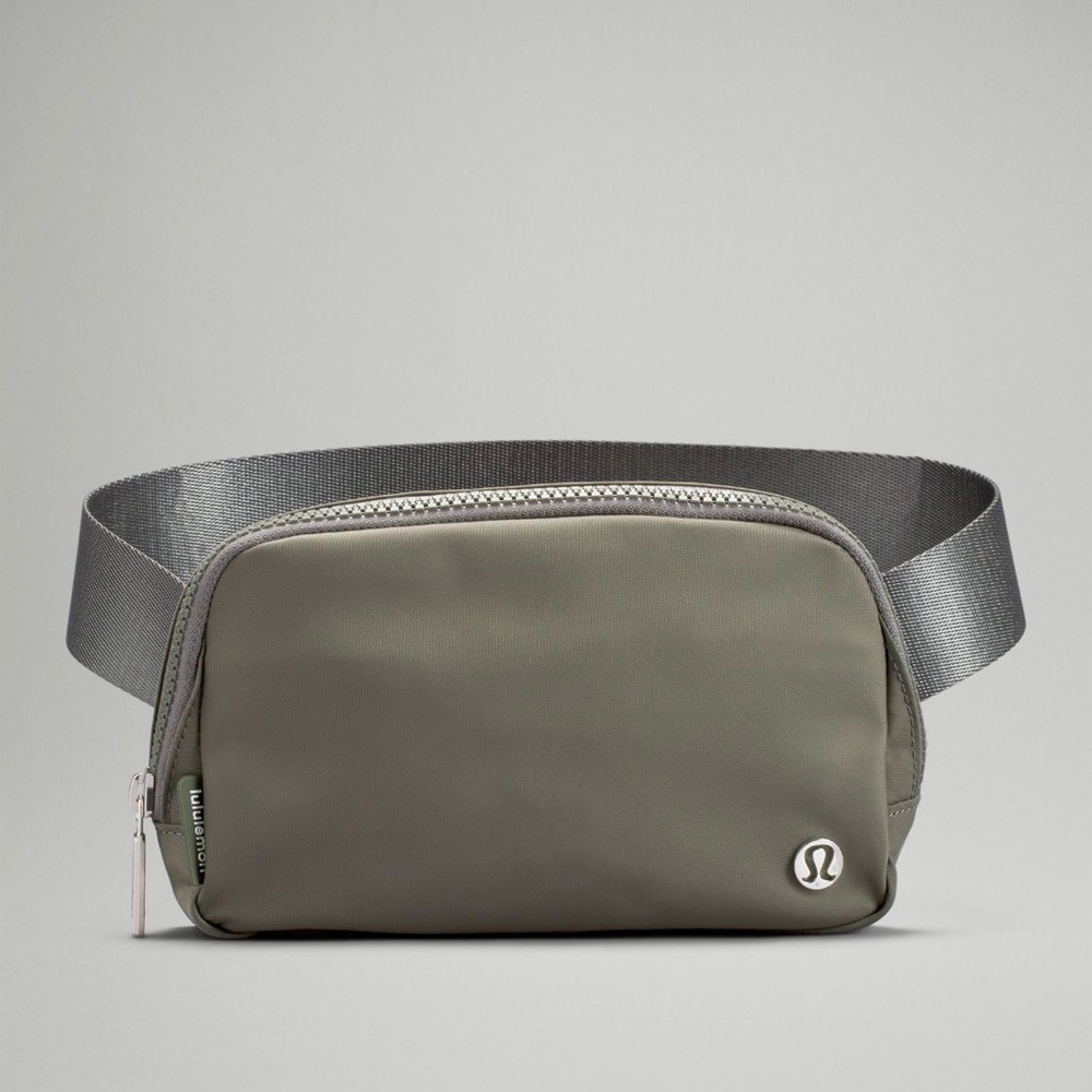Lululemon Everywhere Belt Bag Grey Sage NEW